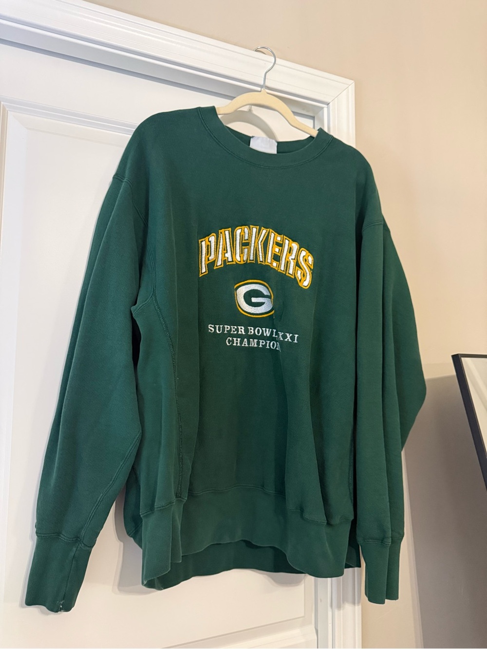 Lee Green Packers Crewneck Sweatshirt with Yellow & White Logo